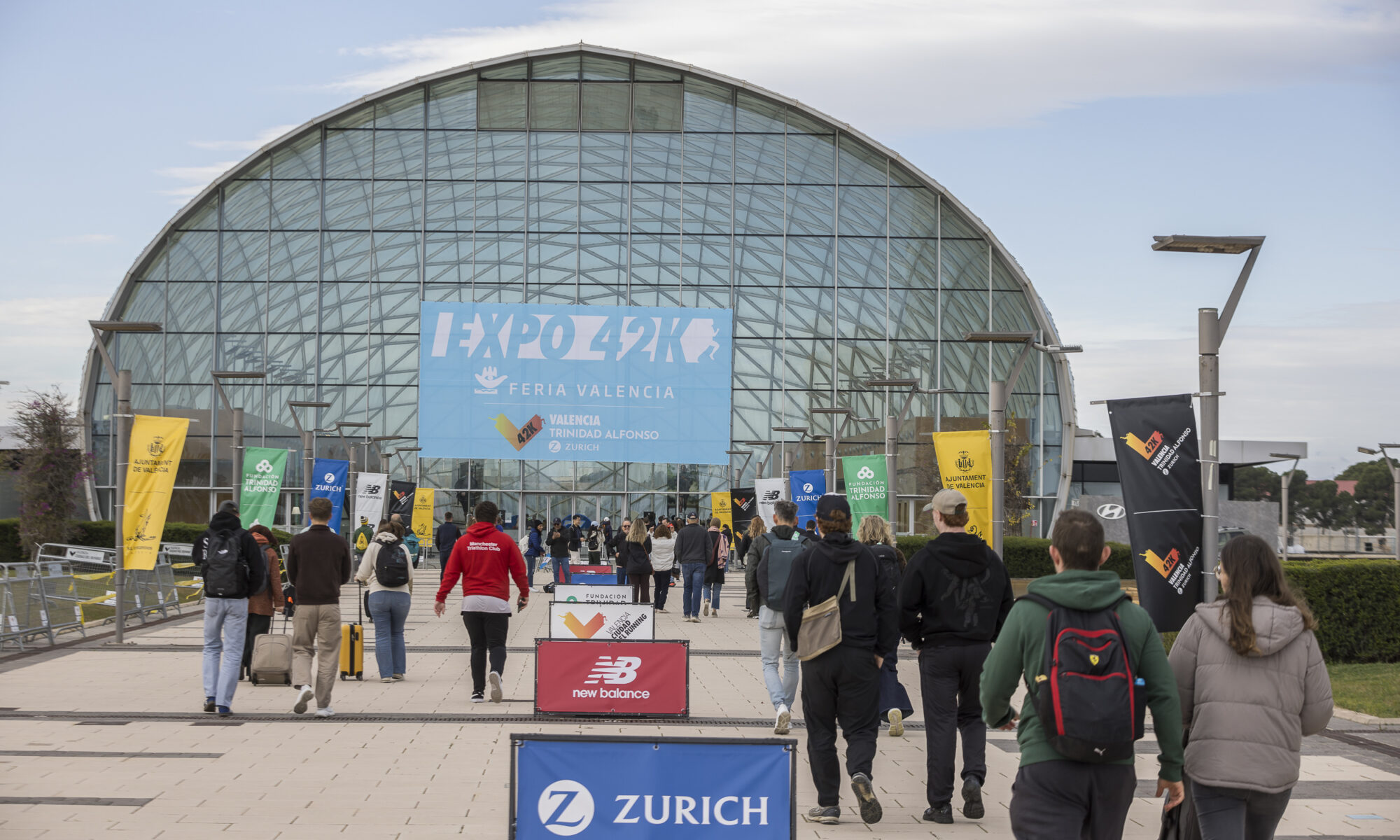 Acceso a la Expo 42K, la feria de la carrera del Maratón Valencia, ubicada en Feria Valencia