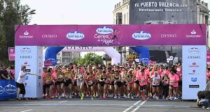 Imagen de la salida de la Carrera de la Mujer 2026 en Valencia